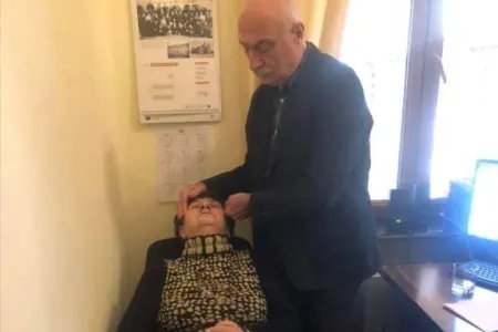 Gürcüstan parlamentində insident - deputatların halı pisləşdi - YENİLƏNDİ