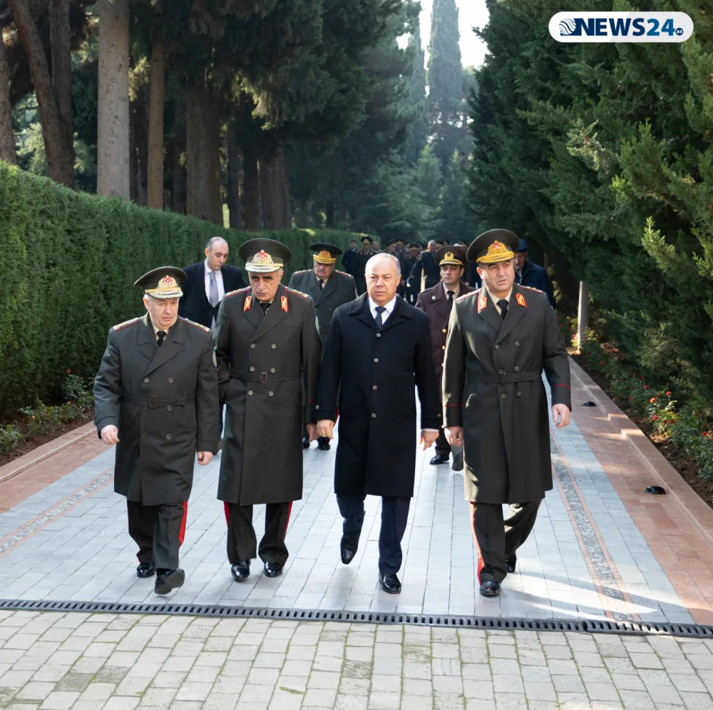 Azərbaycan ictimaiyyəti ümummilli lider Heydər Əliyevin xatirəsini yad etdi – - FOTOLAR