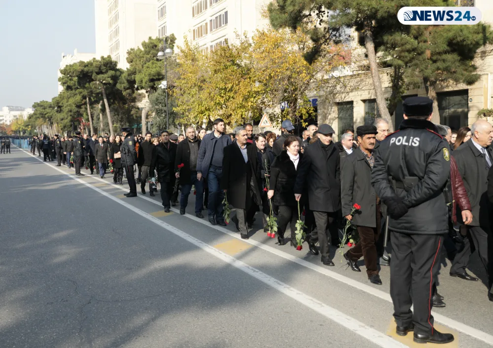 Azərbaycan ictimaiyyəti ümummilli lider Heydər Əliyevin xatirəsini yad etdi – - FOTOLAR