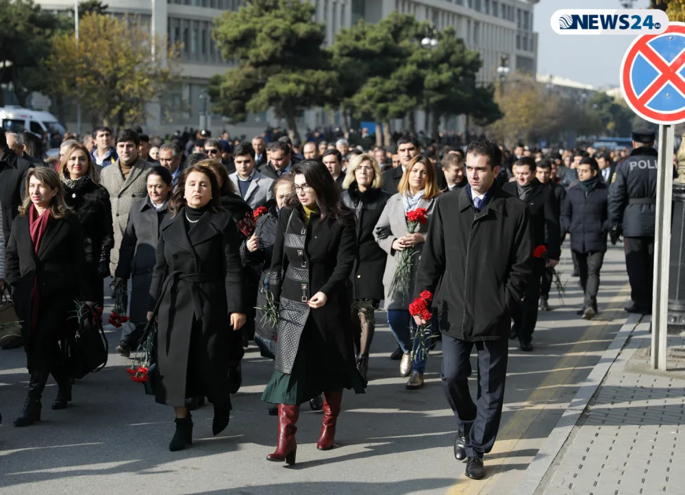 Azərbaycan ictimaiyyəti ümummilli lider Heydər Əliyevin xatirəsini yad etdi – - FOTOLAR