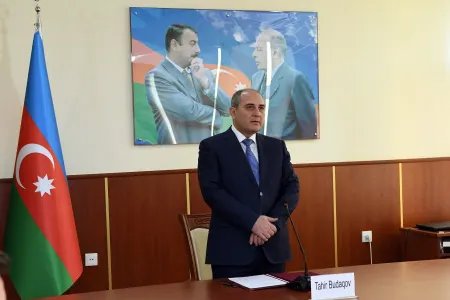 "Dahi rəhbərin səyləri nəticəsində Azərbaycan ardıcıl inkişaf mərhələsinə qədəm - qoyub"-Tahir Budaqov