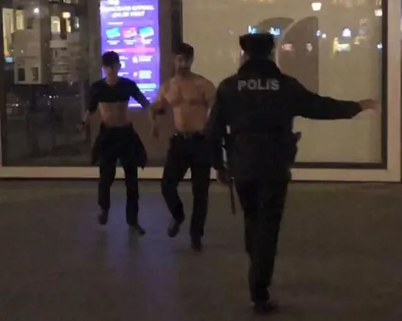 Bakıda yarıçılpaq oğlanlar bıçaqla insanlara hücum etdi