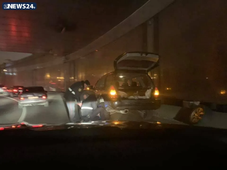 Bakıda yol polislərindən - NÜMUNƏVİ HƏRƏKƏT – FOTO