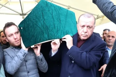 Ərdoğana ağır itki üz verdi
