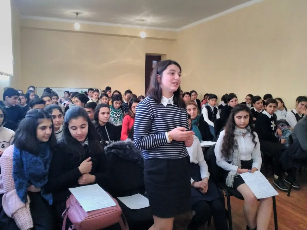 107,7 min vətəndaşa peşəyönümü məsləhət xidməti göstərildi - FOTO