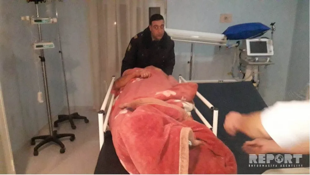 Bələdiyyə sədrinin oğulları kənd sakinini bıçaqladı