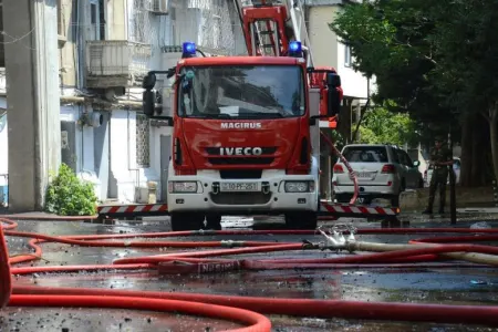 Bakıda və Gəncədə kafelər yandı