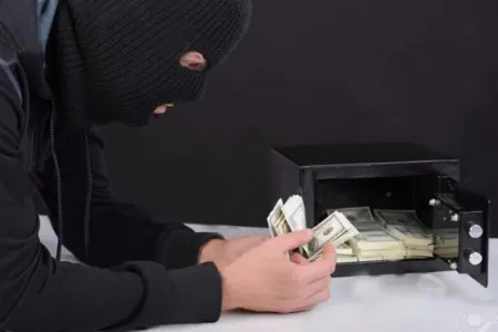 Evdən 45 min dollar oğurlandı - LƏNKƏRANDA ŞOK HADİSƏ