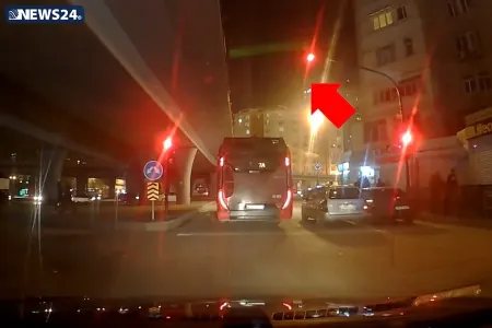 “Bakubus” avtobusundan özbaşınalıq – Qırmızı işıqda keçdi - VİDEO