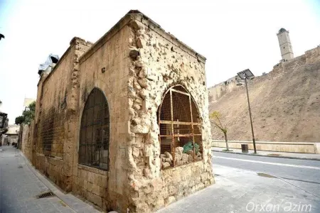 Azərbaycanlı fotoqraf Nəsiminin məzarını ziyarət etdi - FOTO