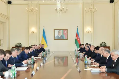 Azərbaycan və Ukrayna prezidentlərinin geniş tərkibdə - GÖRÜŞÜ KEÇİRİLDİ