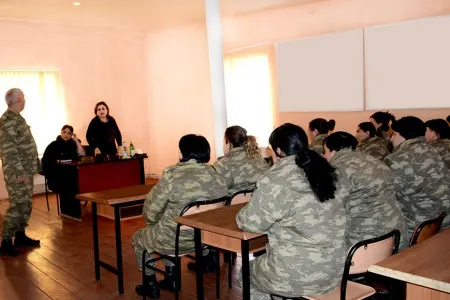 Qadın hərbi qulluqçularla - GÖRÜŞ - FOTO