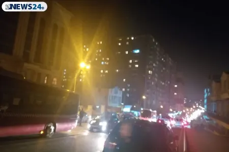 Bakıda sərnişin avtobusu qəzaya uğradı - FOTOLAR