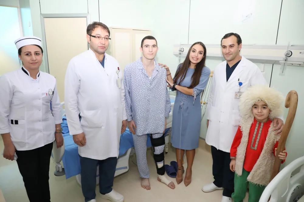 Leyla Əliyeva Onkologiya Mərkəzində olub - -FOTOLAR