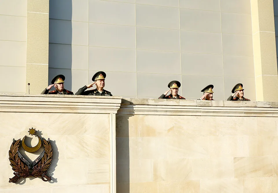 Prezident İlham Əliyev iki general-mayoru yeni vəzifəyə təyin etdi - FOTOLAR