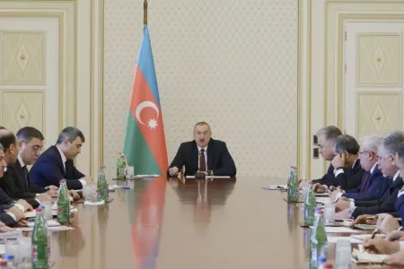 Prezidentdən icra başçılarına XƏBƏRDARLIQ - "Buna son qoyulmalıdır"