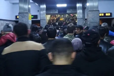 Metroda növbəti sıxlıq