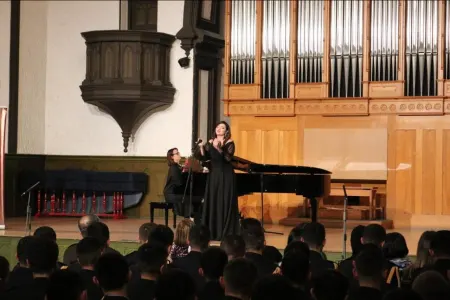 Fidan və Xuraman Qasımovalar vokal sənətinin sirlərini tələbələrlə bölüşdülər - FOTOLAR