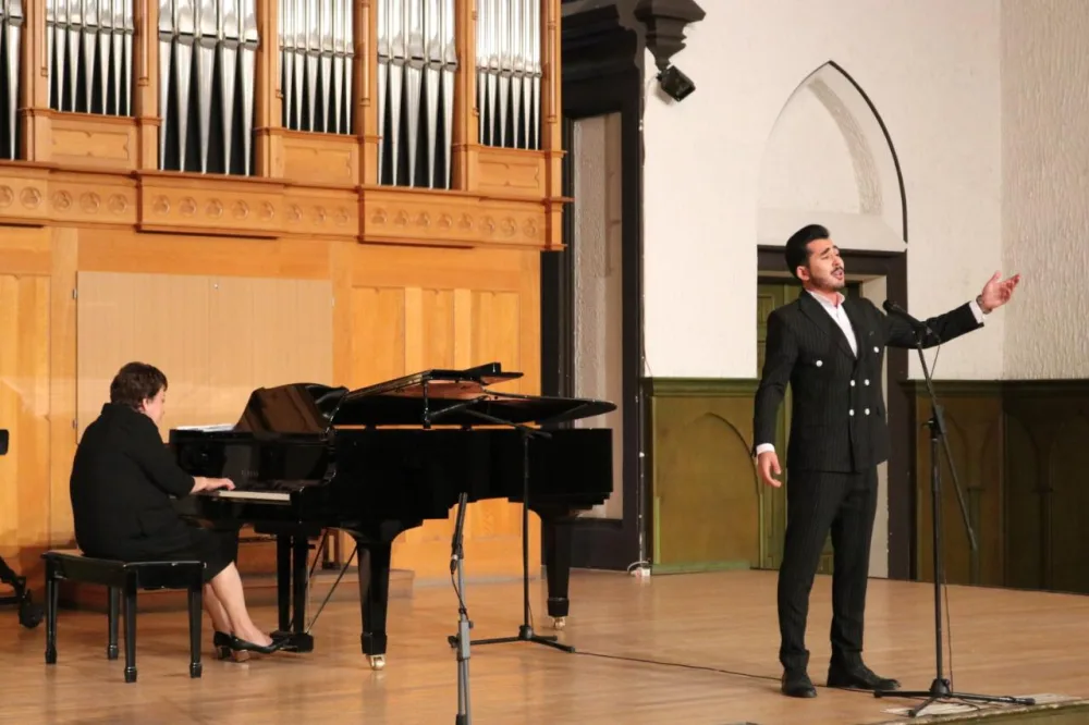 Fidan və Xuraman Qasımovalar vokal sənətinin sirlərini tələbələrlə bölüşdülər - FOTOLAR