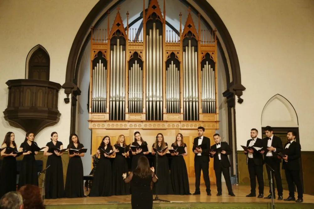 Fidan və Xuraman Qasımovalar vokal sənətinin sirlərini tələbələrlə bölüşdülər - FOTOLAR