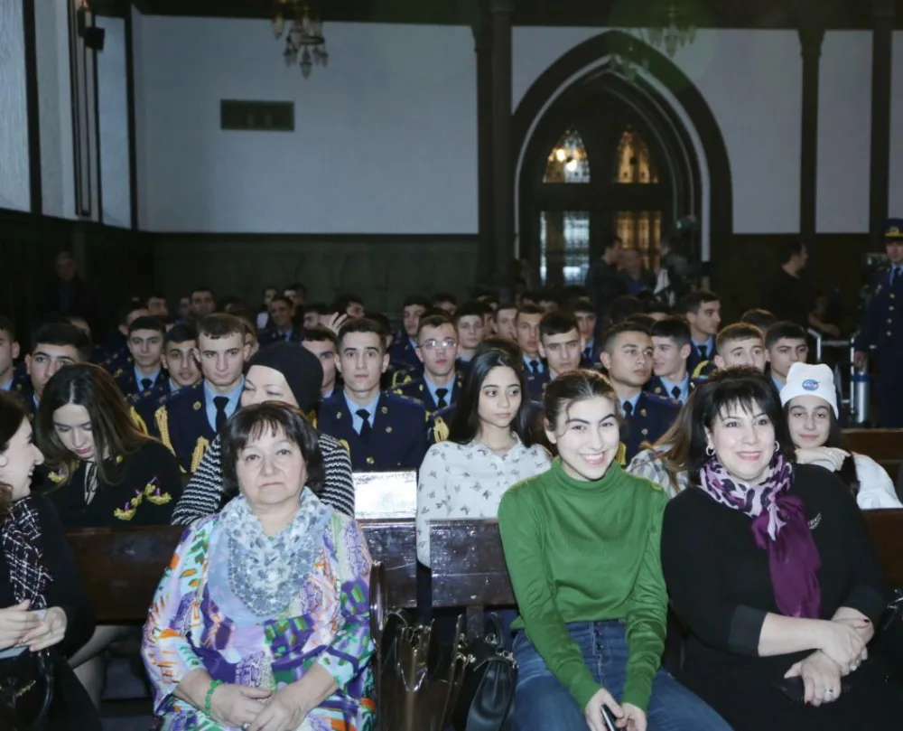 Fidan və Xuraman Qasımovalar vokal sənətinin sirlərini tələbələrlə bölüşdülər - FOTOLAR