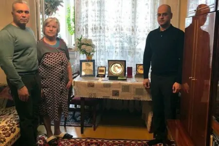 Hərbi attaşe Milli Qəhrəmanın anasını - ZİYARƏT ETDİ - FOTO