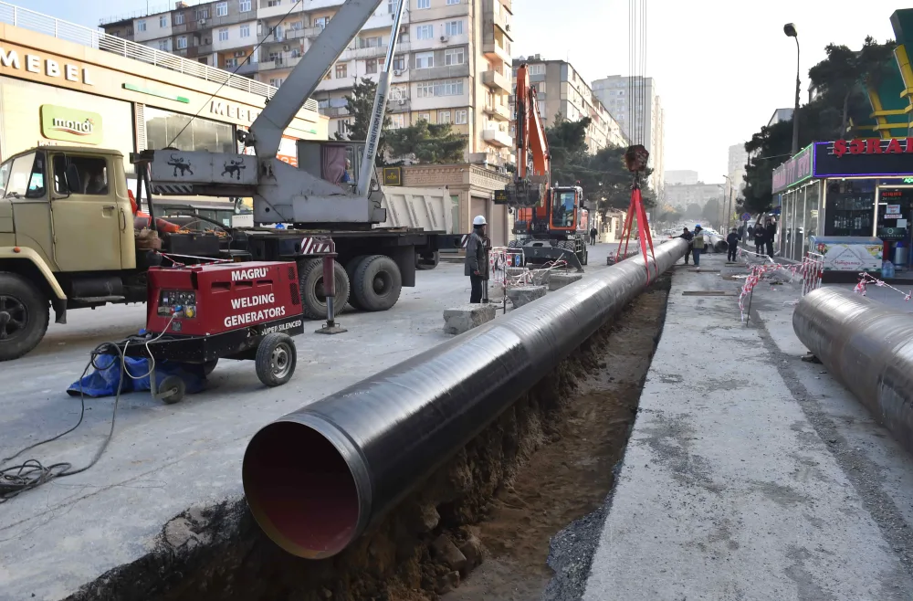 Bakıda bu ərazisində yeni su xətti çəkilir - FOTOLAR