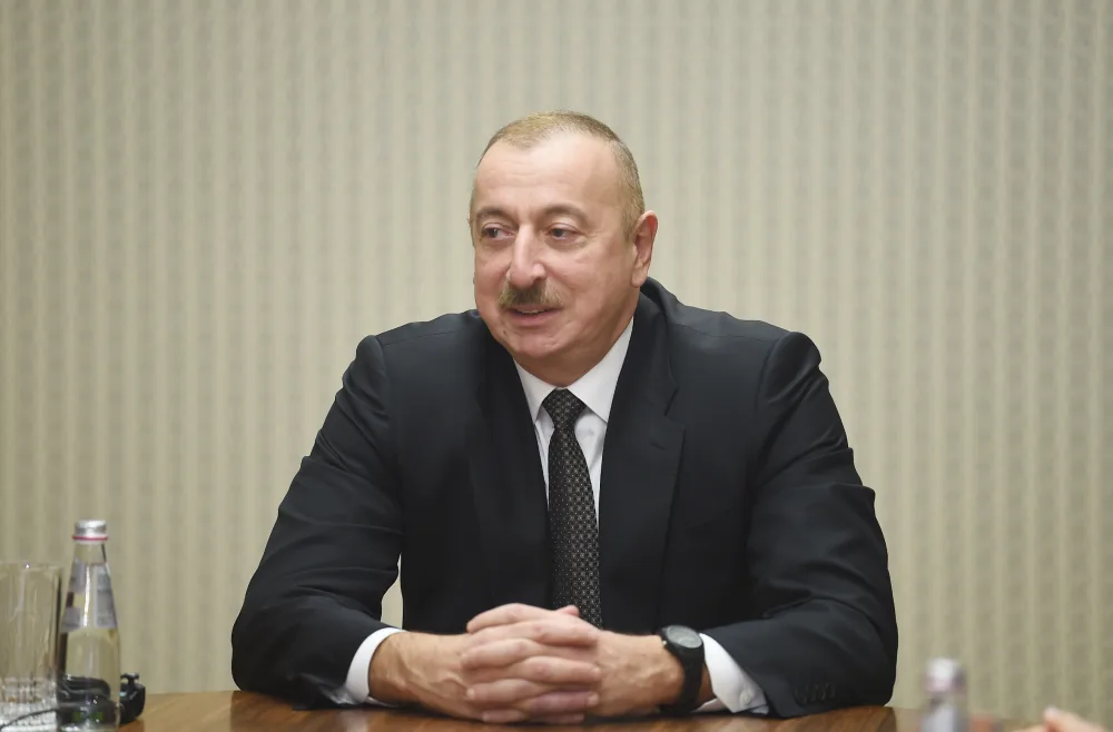 İlham Əliyev Sankt-Peterburqda fəaliyyət göstərən Azərbaycan diaspor təşkilatlarının - RƏHBƏRLƏRİ İLƏ GÖRÜŞDÜ