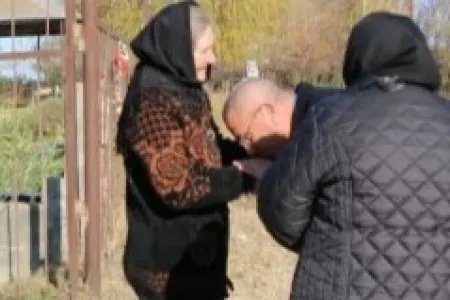 Başçının şəhid anasının əlindən öpməsi... - İcradan AÇIQLAMA