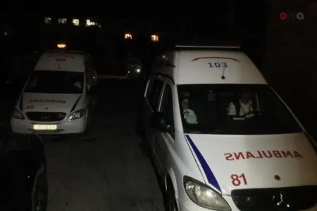 Qobustanda iki yük avtomobili toqquşdu - ölən və yaralanan var