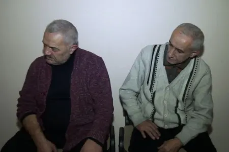 İnsanları aldadan yaşlı dələduzlar YAXALANDI - FOTO