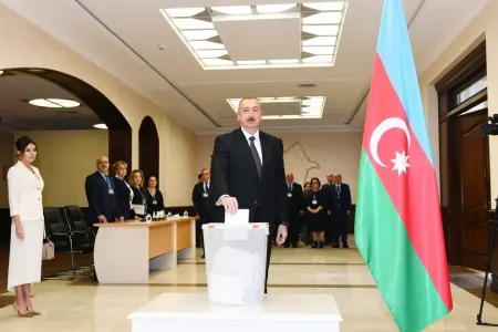 Prezident və ailə üzvləri SƏS VERDİ - FOTO - VİDEO -YENİLƏNDİ