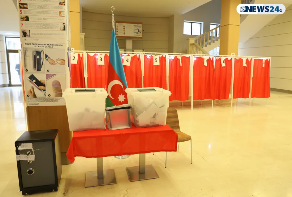 Səsverməyə gül-çiçəklə gələn seçici: - “Seçki mənim üçün bayramdır” - VİDEOREPORTAJ - FOTOLAR