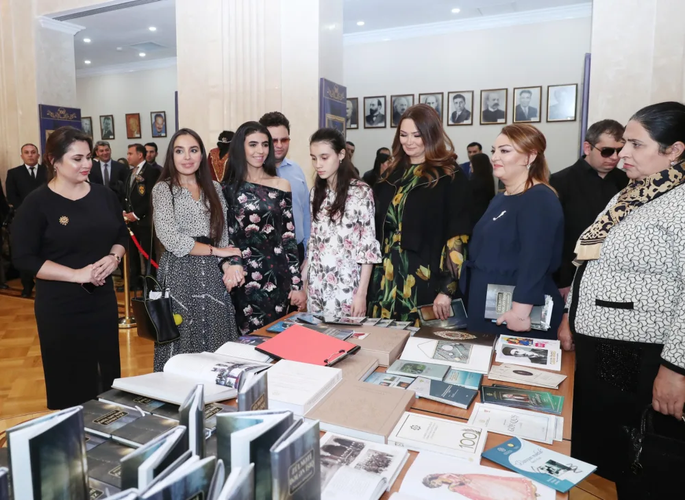 Leyla Əliyeva “And” tamaşasının premyerasında iştirak edib - -FOTOLAR