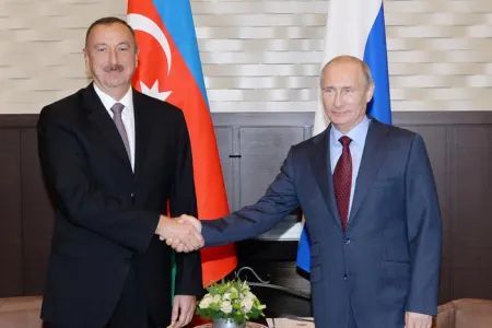 Vladimir Putin Prezident İlham Əliyevə zəng etdi