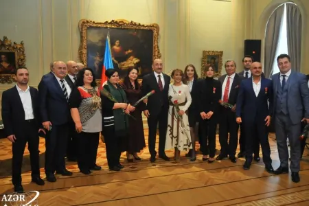 İncəsənət xadimlərinə mükafatlar təqdim edildi - FOTOLAR