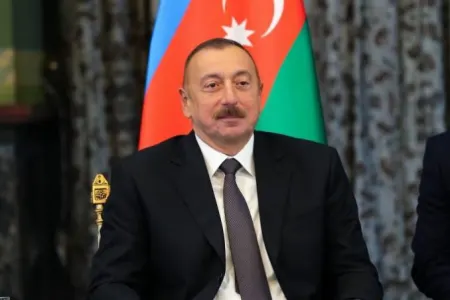 Vətəndaşlar İlham Əliyevi - TƏBRİK ETDİLƏR – VİDEO