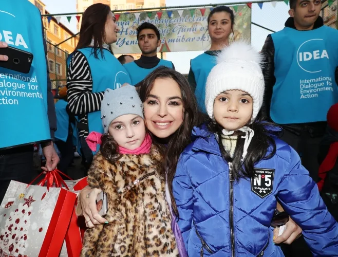 Leyla Əliyeva “Bizim həyət” layihəsi çərçivəsində abadlaşdırılan növbəti həyətin açılışında iştirak edib