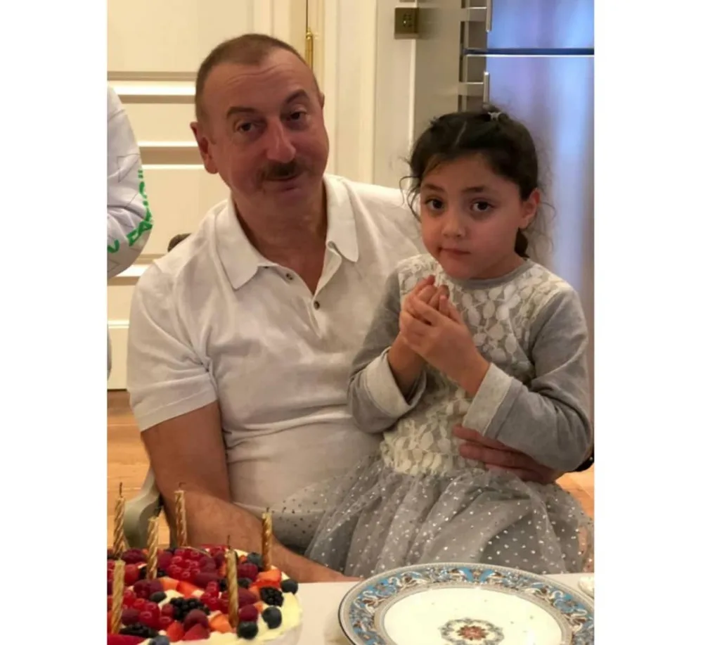Prezident doğum gününü nəvələri ilə birlikdə keçirdi - -FOTOLAR