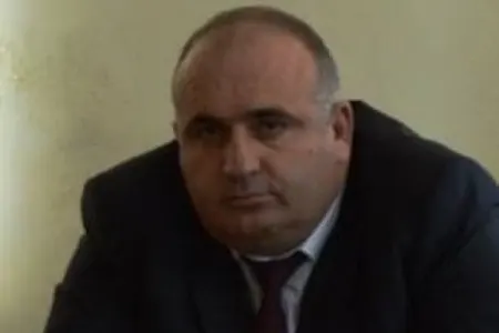 Laçınlılar icra başçısına görə Prezident Adminstrasiyasının qarşısına yığışdılar - "Həbs edilsin" -VİDEO