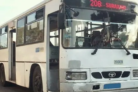 Bakıda sərnişin avtobusu piyadanı vurdu