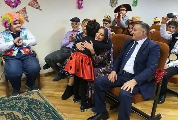 Leyla Əliyeva internat məktəbində olub - -FOTOLAR