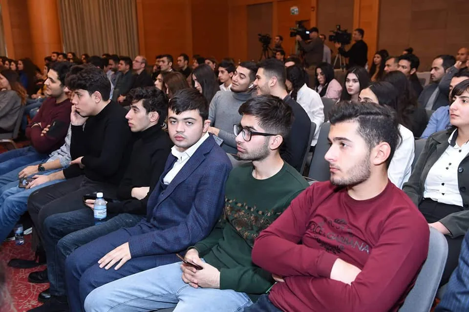 Qarabağla bağlı sənədli filmlər təqdim olunub - FOTOLAR