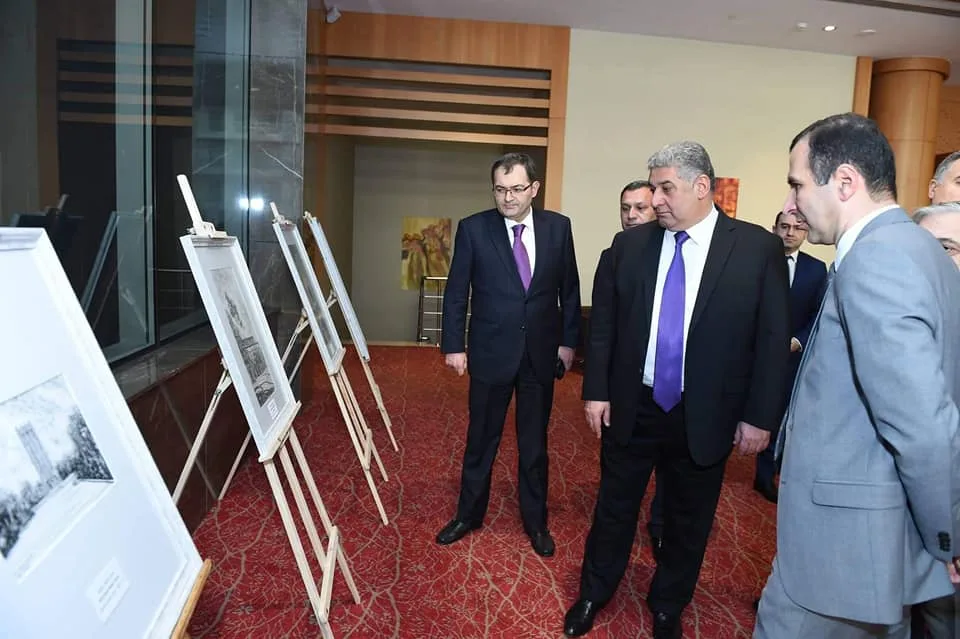 Qarabağla bağlı sənədli filmlər təqdim olunub - FOTOLAR