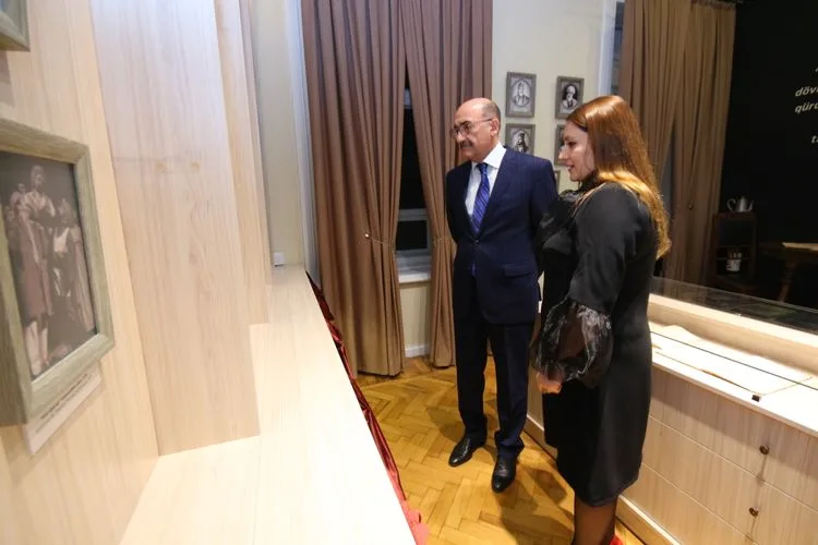 Əbülfəs Qarayev Cəlil Məmmədquluzadənin - EV MUZEYİNDƏ - FOTO