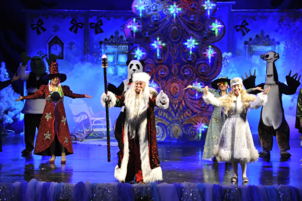Milli Dram Teatrında Yeni il şənlikləri - TƏŞKİL OLUNACAQ - FOTO