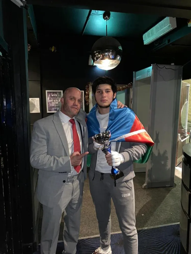 Kembricdə təhisl alan azərbaycanlı boks yarışlarında çempionluğa - YÜKSƏLDİ - FOTOLAR