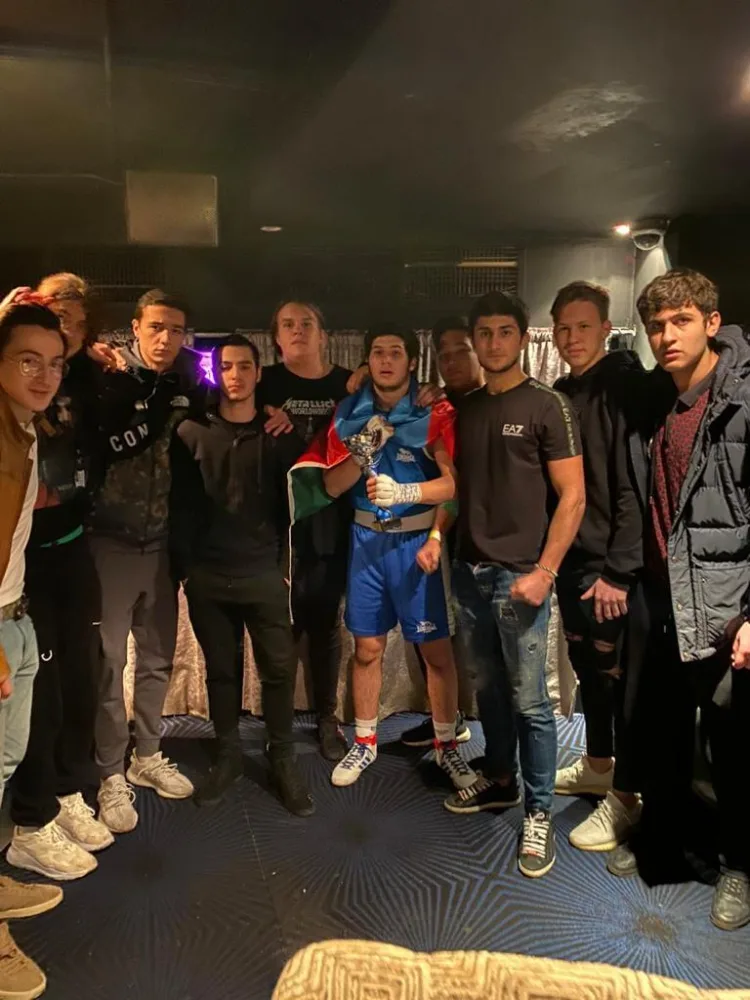 Kembricdə təhisl alan azərbaycanlı boks yarışlarında çempionluğa - YÜKSƏLDİ - FOTOLAR