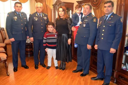 “Şücaətə görə” medalı hərbi pilot Rəşad Atakişiyevin ailəsinə - TƏQDİM OLUNDU - FOTO