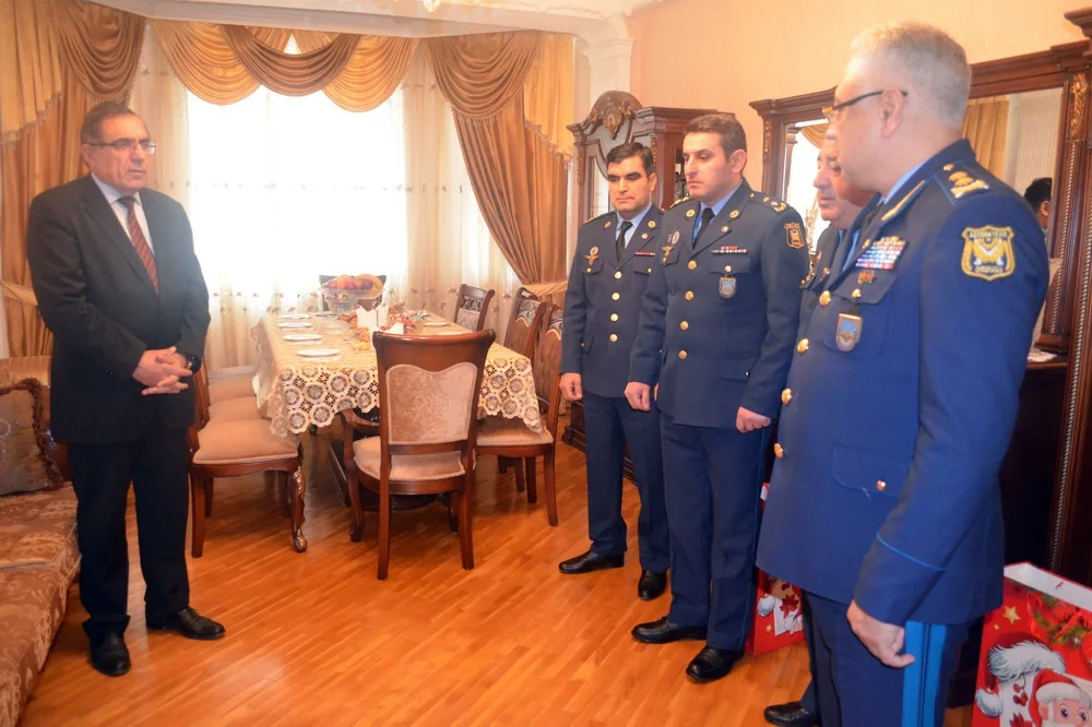 “Şücaətə görə” medalı hərbi pilot Rəşad Atakişiyevin ailəsinə - TƏQDİM OLUNDU - FOTO